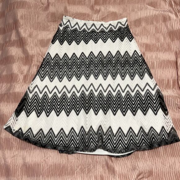 Zac & Rachel Black And White Midi Skirt Chevron Zigzag Size M - Picture 1 of 5